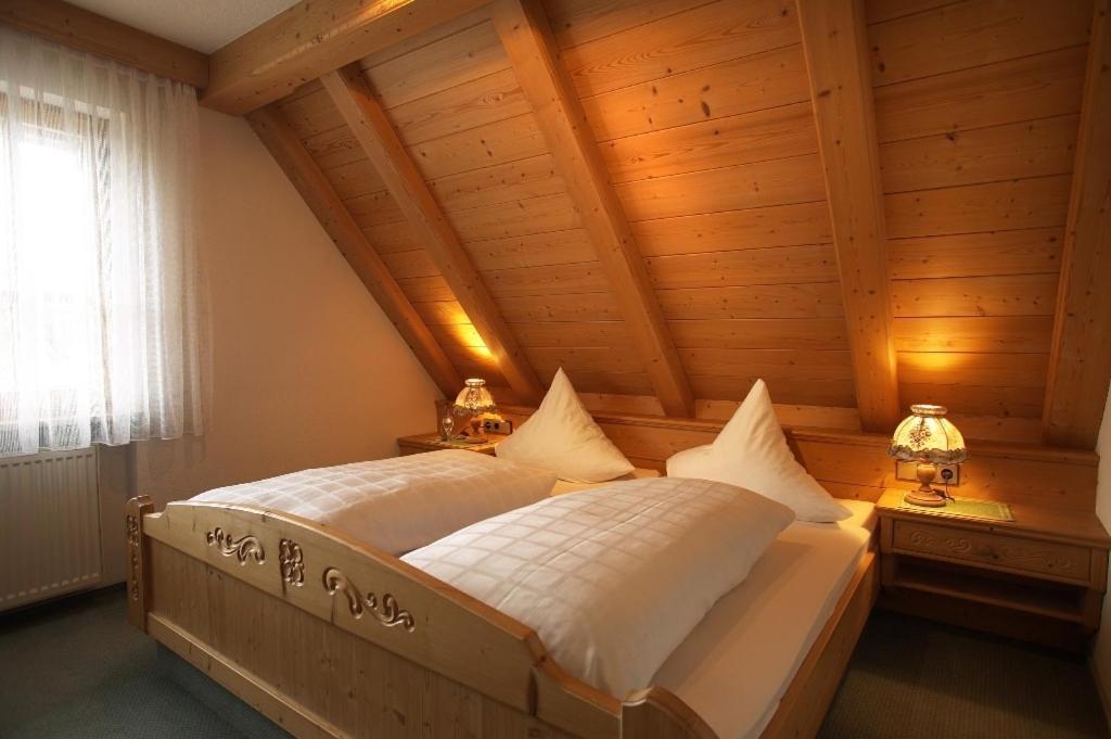 Landgasthof Loewen Neubulach Chambre photo