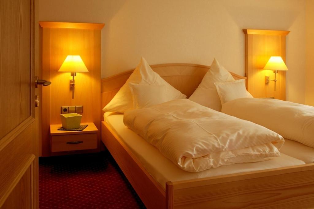 Landgasthof Loewen Neubulach Chambre photo