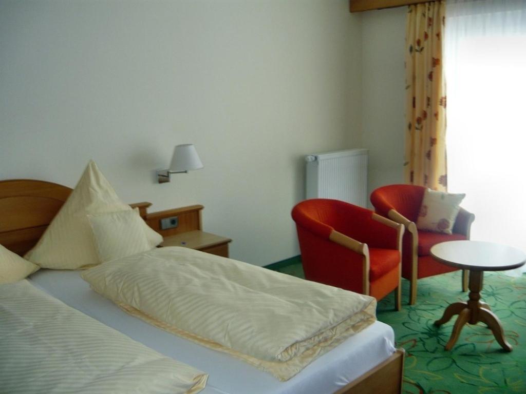 Landgasthof Loewen Neubulach Chambre photo