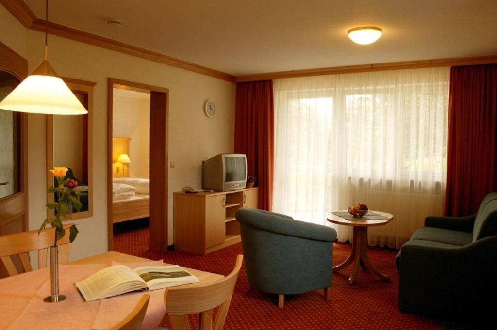 Landgasthof Loewen Neubulach Chambre photo