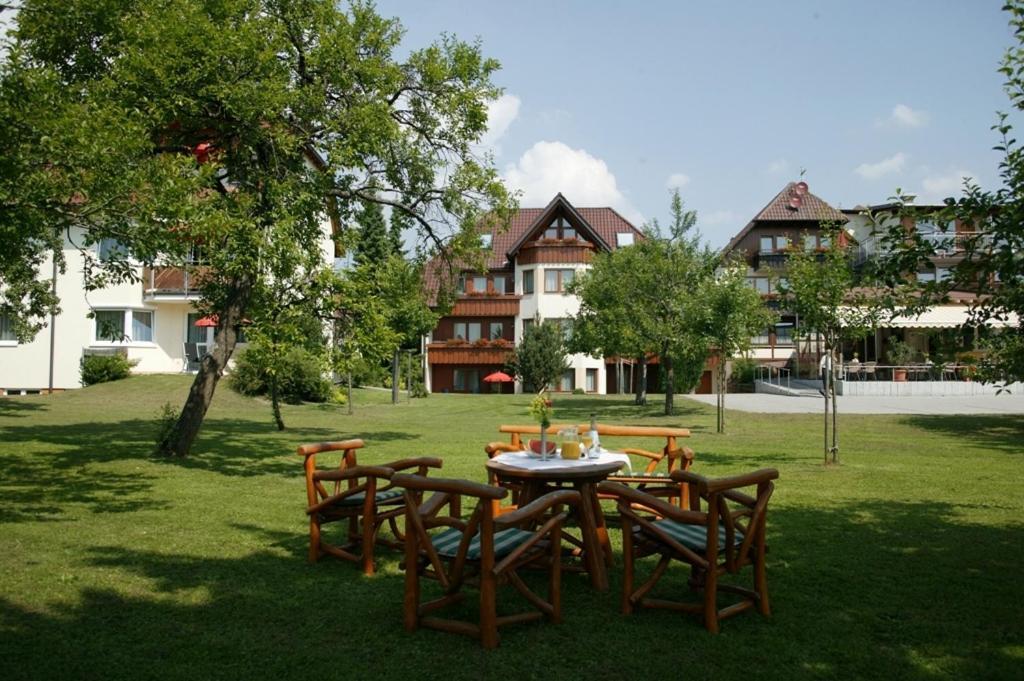 Landgasthof Loewen Neubulach Extérieur photo