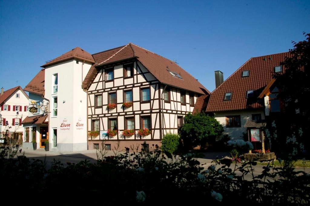 Landgasthof Loewen Neubulach Extérieur photo